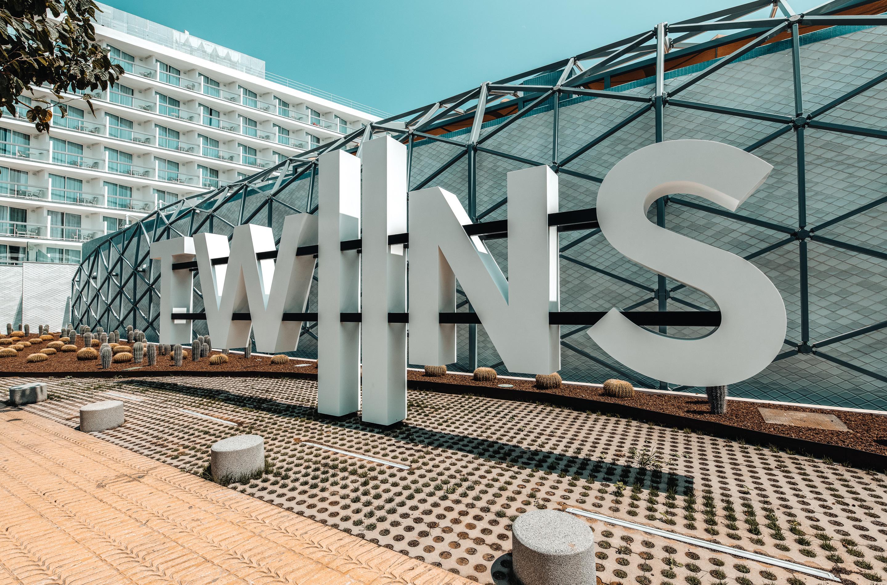 The Ibiza Twiins - 4* Sup Hotel Playa d'en Bossa Ngoại thất bức ảnh